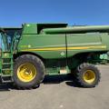 JD S690i HillMaster- 2339 & 3153 hours