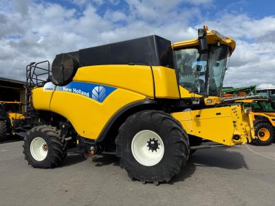 NH CR 9080 - 2853 & 3698 Hours