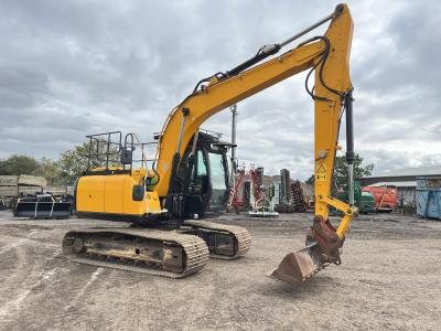 JCB JS131 LC Plus - 6271 hours