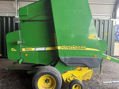 JD 592 Round Baler