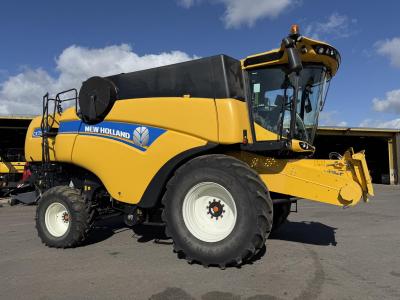 NH CX 7.90 - Only 581 & 779 Hours