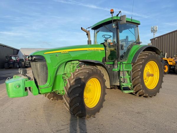 JD 8220 - Only 5189 Hours