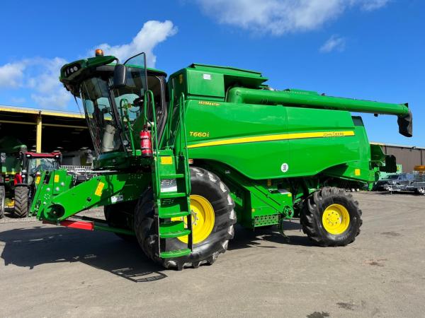 JD T660i Hillmaster - Only 686 & 1023 hours