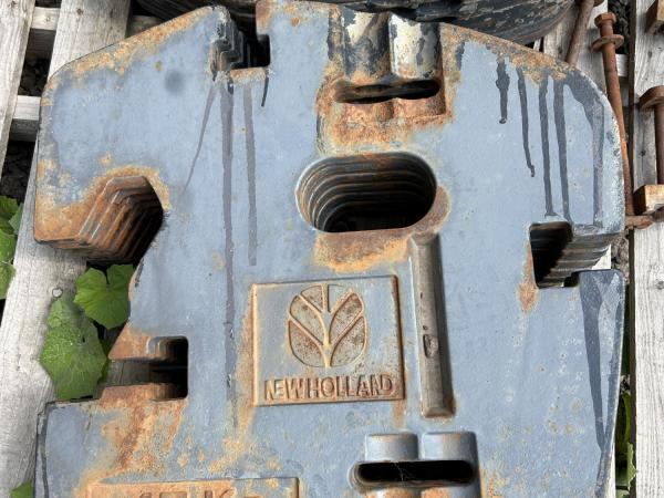 New Holland 14x 45kg Front Weights