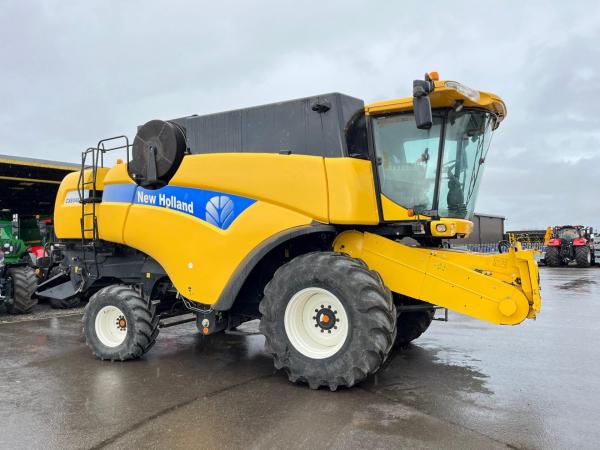 NH CX 8040 - Only 1357 & 1587 hours - SOLD