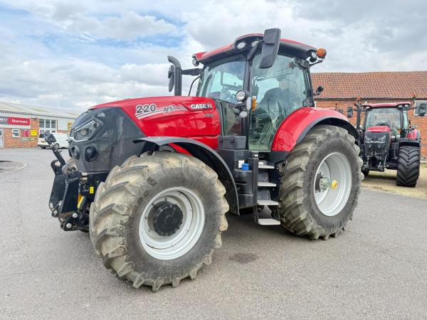 Case Puma 220 - only 440 hrs! Fr Link & PTO.