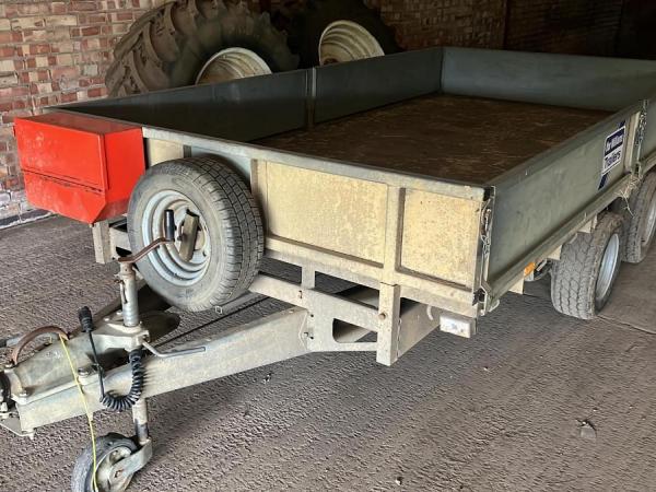 Ifor Williams 12'6 Flatbed Trailer cw Sides & Ramps