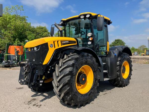 JCB 4220 Fastrac - 4135hrs